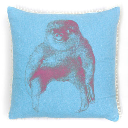 kissen mit faultiermotiv in blau